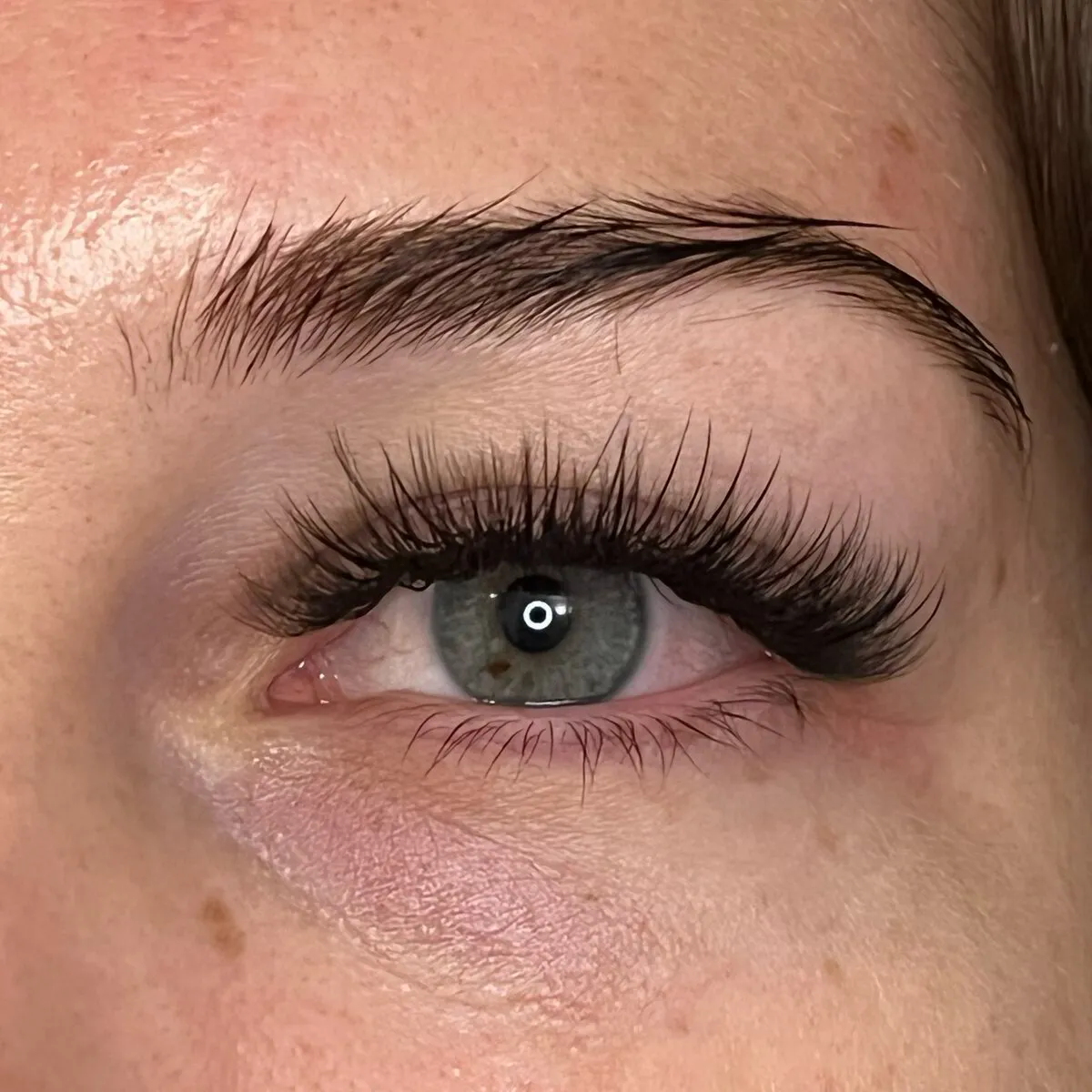 Lash extension set by Mary J Lashes, look 3