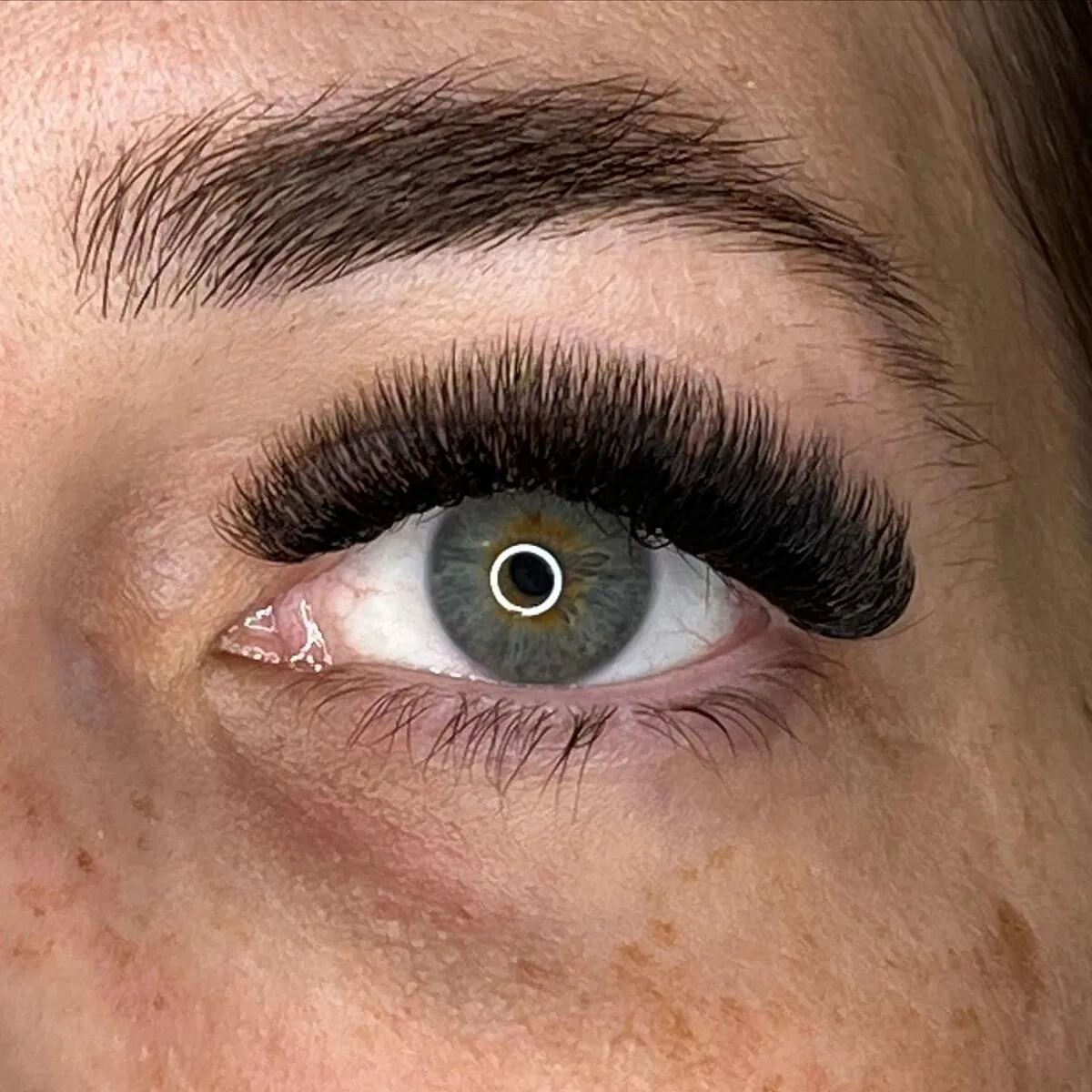 Lash extension set by Mary J Lashes, look 7