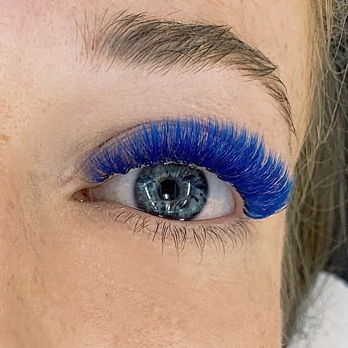 Lash extension set by Mary J Lashes, look 10