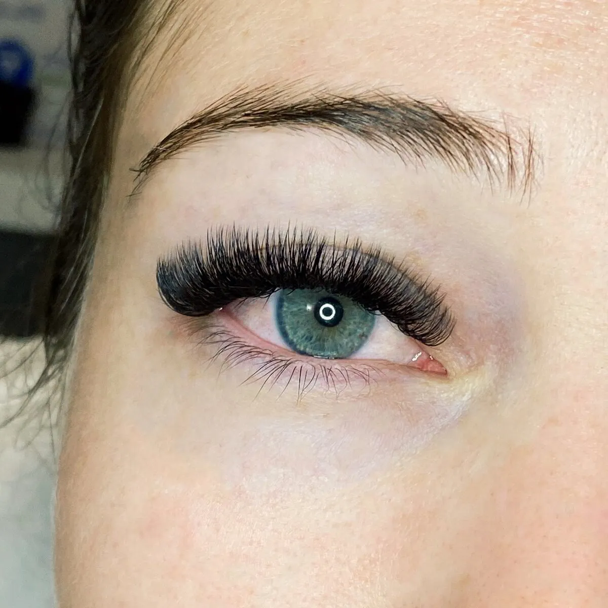 Lash extension set by Mary J Lashes, look 36